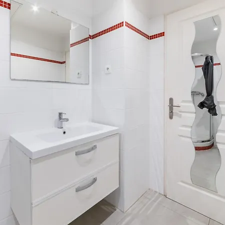 Appartement Moderne Et Elegant A 5 - 4p - Flat-guest *